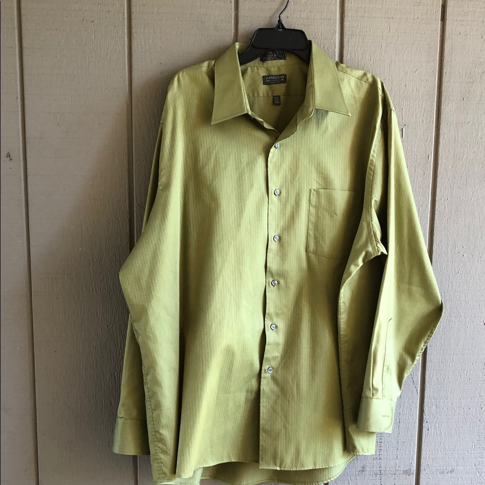 Arrow Men's Light Green Button-Up Dress Shirt